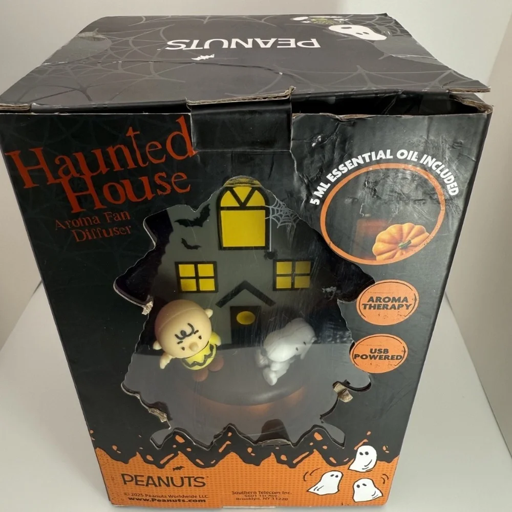 HTF Peanuts Haunted House Aroma Fan Diffuser 2025 Charlie Brown Snoopy Halloween